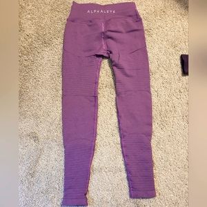 Alphalete R6 Leggings in Ultra Violet